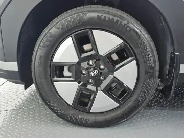 2025 Hyundai Santa Fe с пробегом 10 204 км