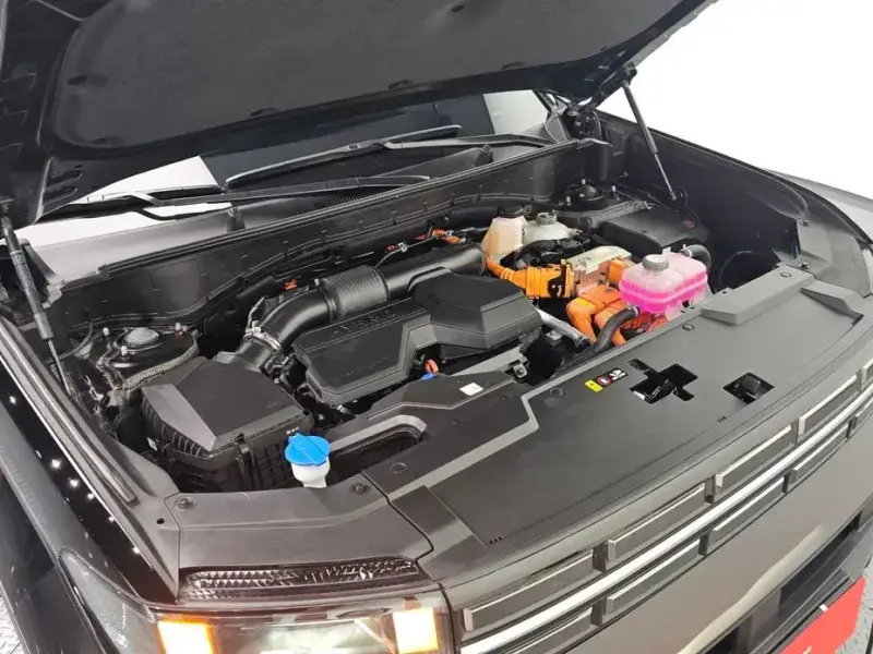 2025 Hyundai Santa Fe с пробегом 10 204 км