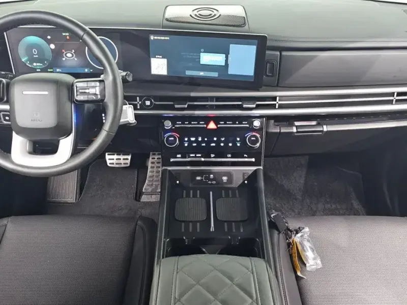 2025 Hyundai Santa Fe с пробегом 10 204 км