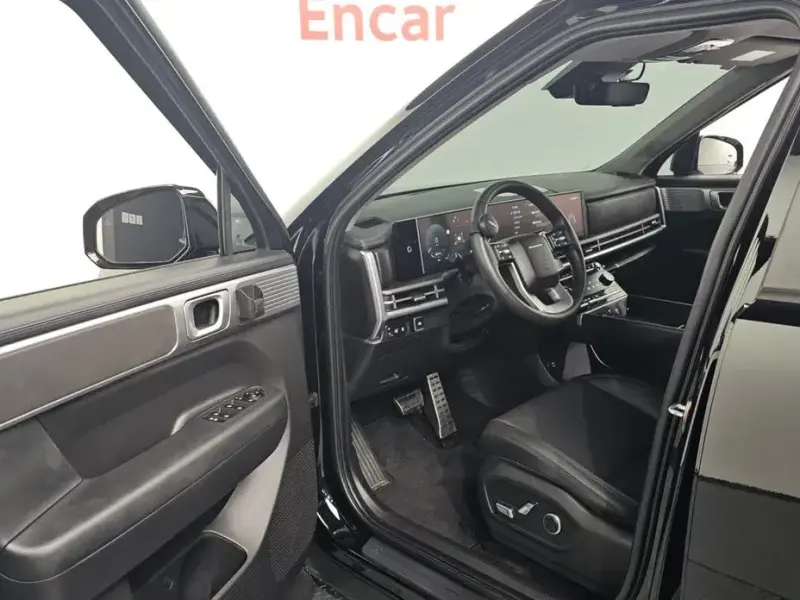 2025 Hyundai Santa Fe с пробегом 10 204 км