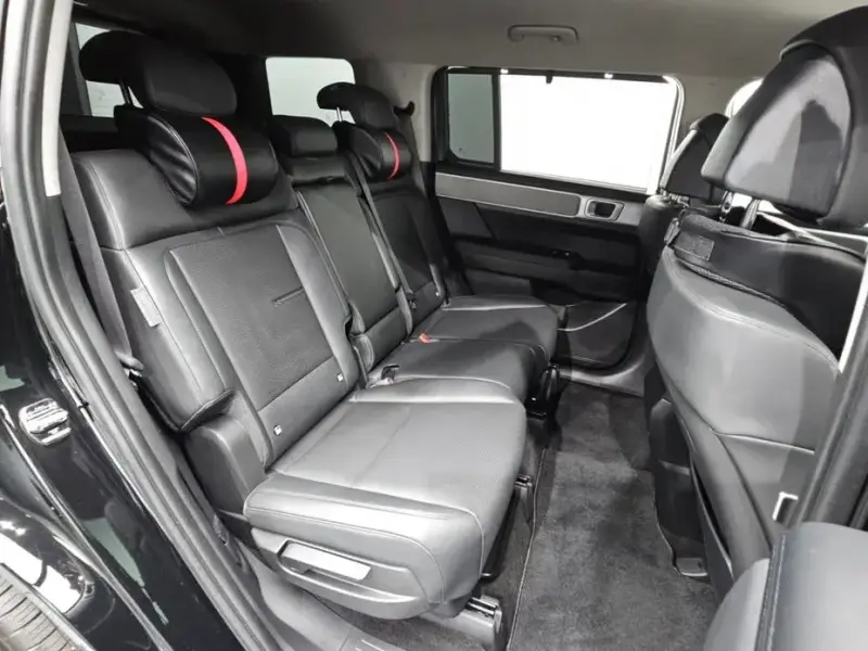 2025 Hyundai Santa Fe с пробегом 10 204 км