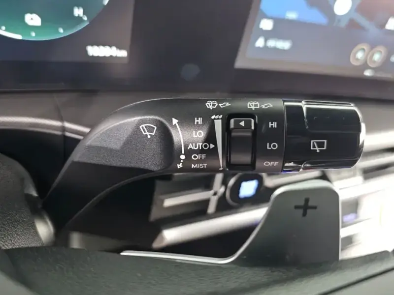 2025 Hyundai Santa Fe с пробегом 10 204 км