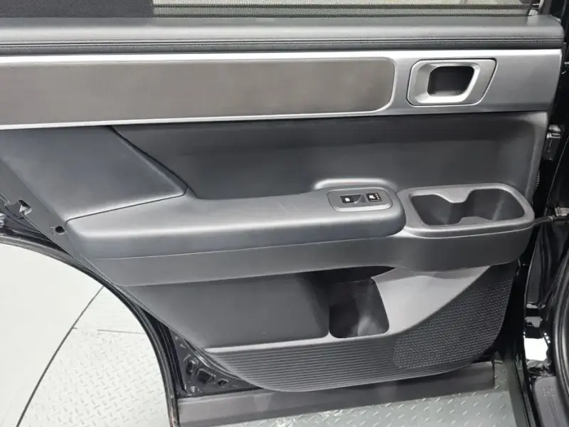 2025 Hyundai Santa Fe с пробегом 10 204 км