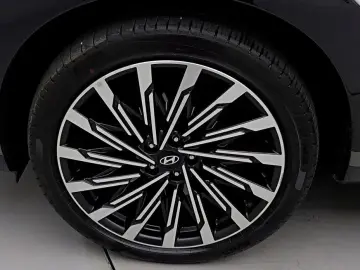 2023 Hyundai Santa Fe с пробегом 25 824 км