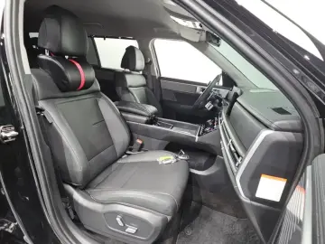2025 Hyundai Santa Fe с пробегом 10 204 км