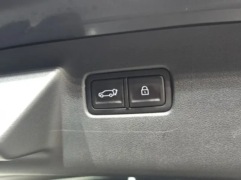 2025 Hyundai Santa Fe с пробегом 10 204 км