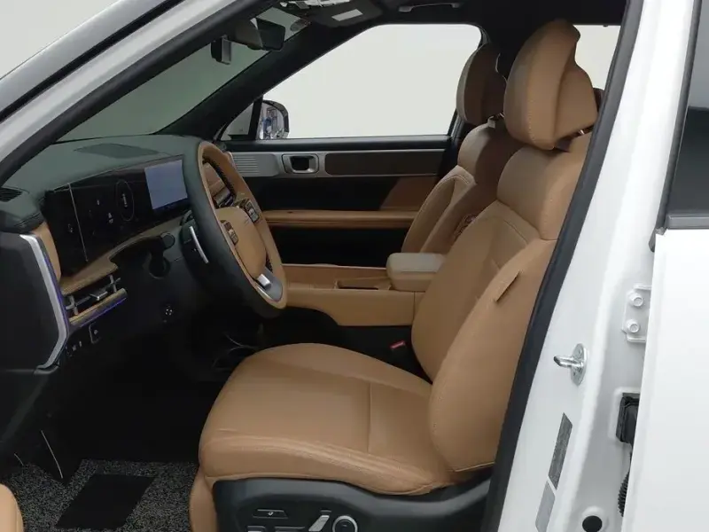 2023 Hyundai Santa Fe с пробегом 25 824 км