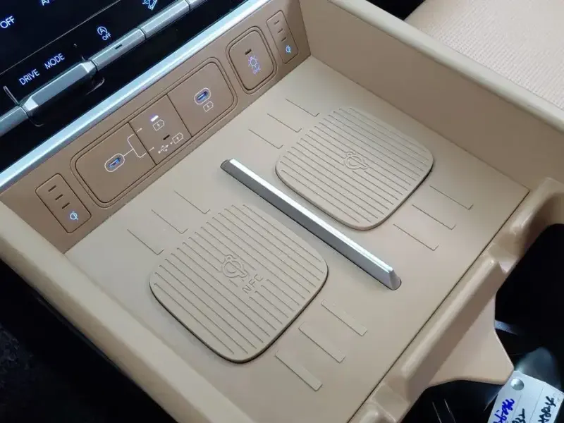 2023 Hyundai Santa Fe с пробегом 25 824 км