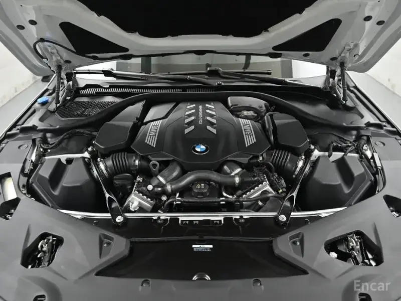 2025 BMW 8 серии с пробегом 12 840 км