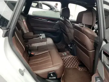 2023 BMW 6 серии с пробегом 99 890 км