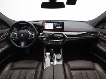 2023 BMW 6 серии с пробегом 75 401 км