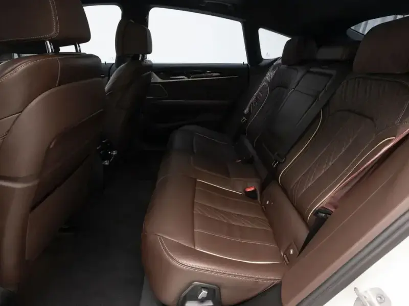2023 BMW 6 серии с пробегом 75 401 км