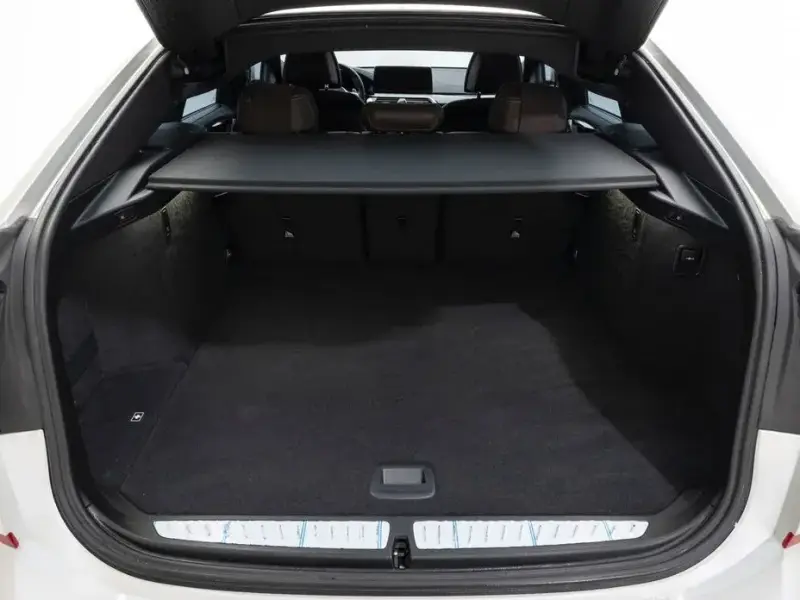 2023 BMW 6 серии с пробегом 75 401 км