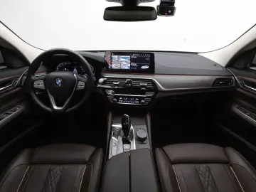 2021 BMW 6 серии с пробегом 33 641 км
