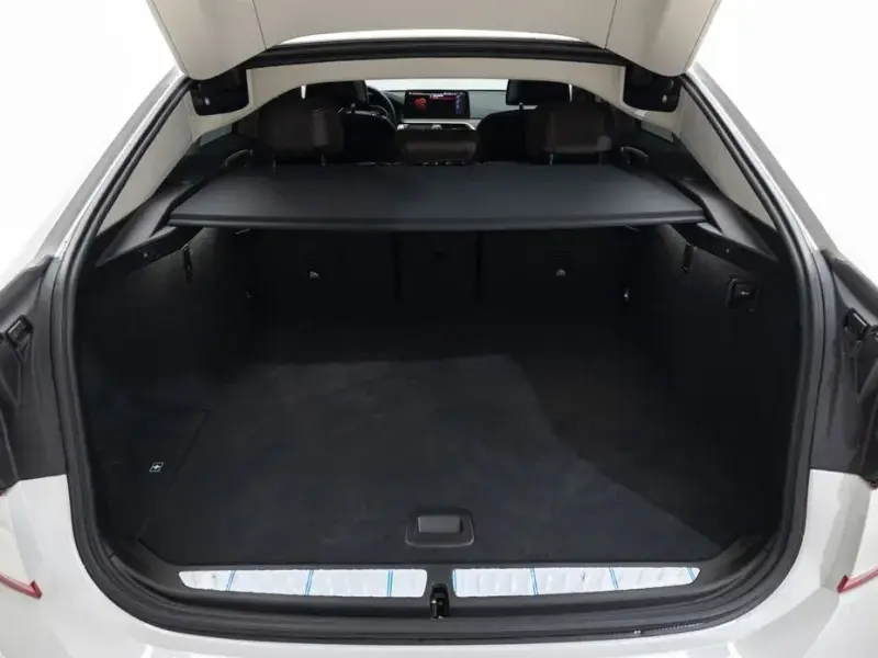 2021 BMW 6 серии с пробегом 33 641 км
