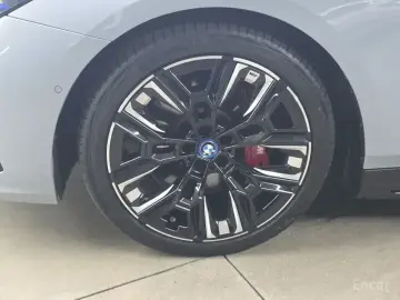 2024 BMW i5 с пробегом 21 725 км