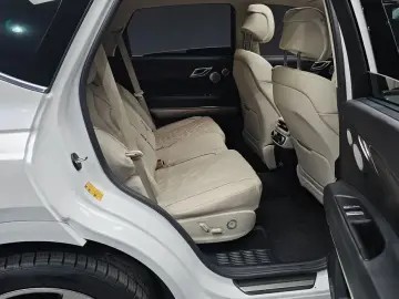 2023 Genesis GV80 с пробегом 95 024 км