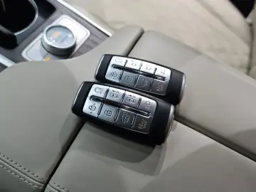 2023 Genesis GV80 с пробегом 95 024 км
