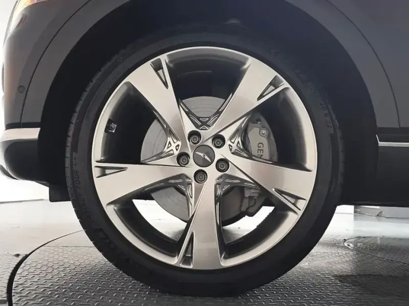2023 Genesis GV80 с пробегом 41 012 км