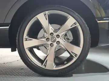 2023 Genesis GV80 с пробегом 41 012 км