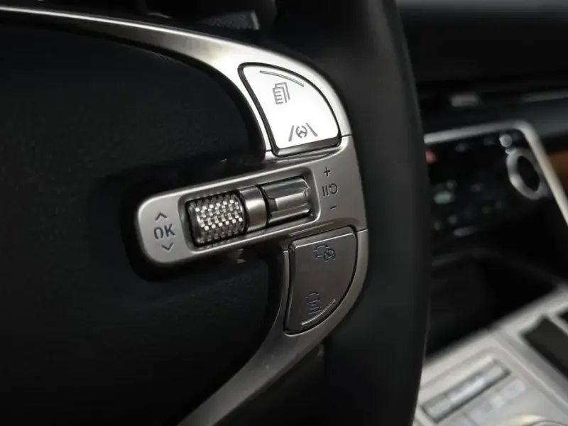 2023 Genesis GV80 с пробегом 41 012 км