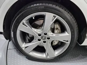 2023 Genesis GV80 с пробегом 26 705 км