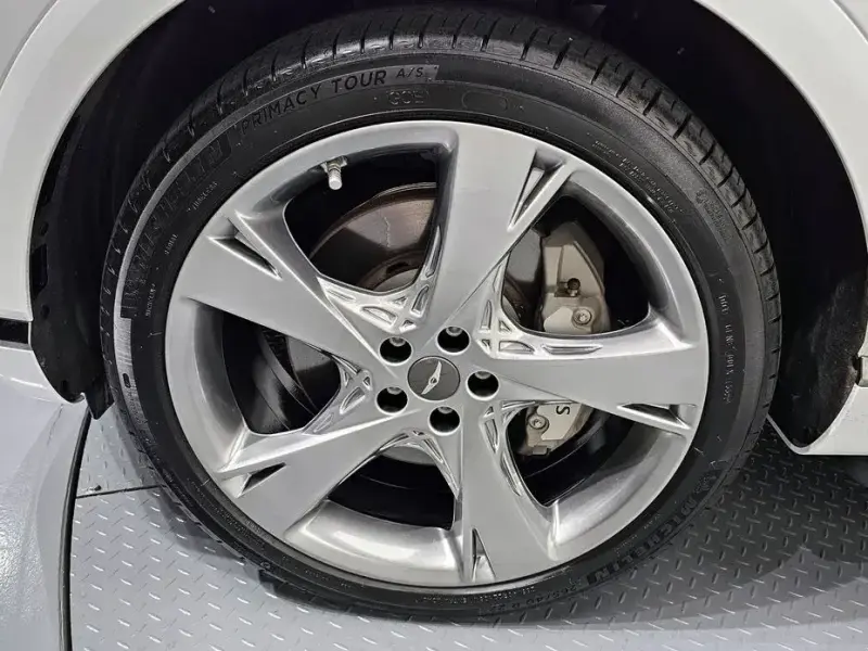 2023 Genesis GV80 с пробегом 26 705 км
