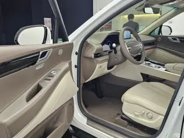 2023 Genesis GV80 с пробегом 26 705 км