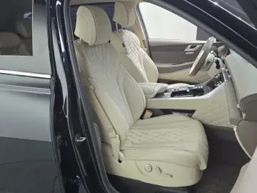 2023 Genesis GV80 с пробегом 26 806 км