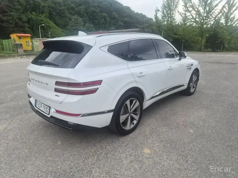 2023 Genesis GV80 с пробегом 42 075 км