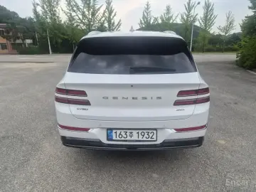 2023 Genesis GV80 с пробегом 42 075 км