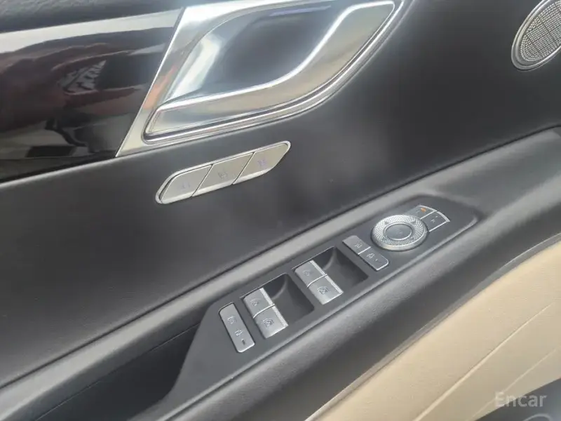 2023 Genesis GV80 с пробегом 42 075 км