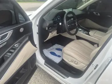2023 Genesis GV80 с пробегом 42 075 км