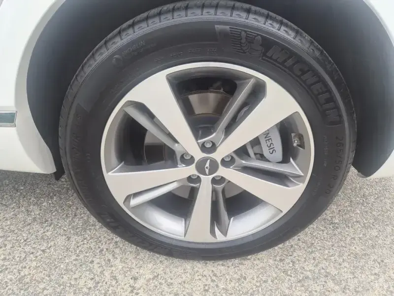 2023 Genesis GV80 с пробегом 42 075 км