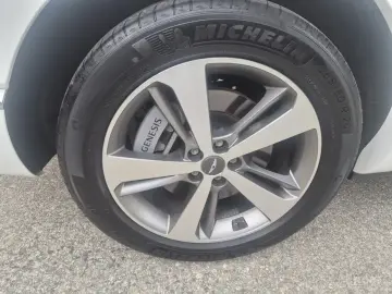 2023 Genesis GV80 с пробегом 42 075 км