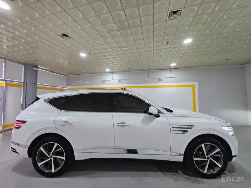 2023 Genesis GV80 с пробегом 47 842 км