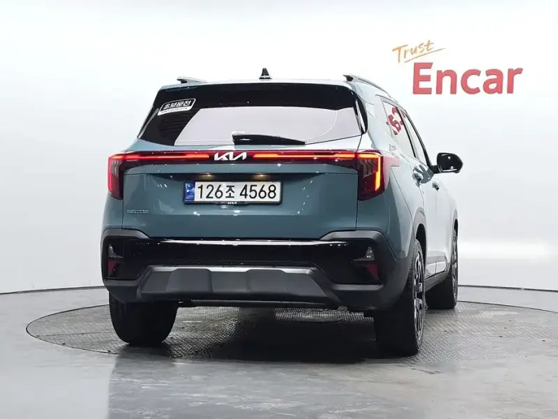 2023 Kia Seltos с пробегом 9 237 км