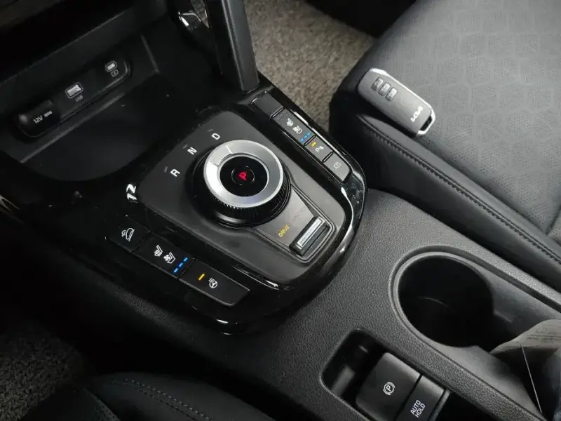 2023 Kia Seltos с пробегом 9 237 км