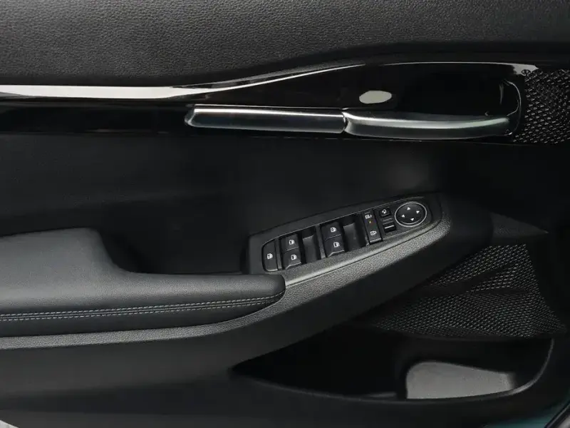 2023 Kia Seltos с пробегом 9 237 км
