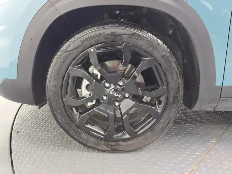 2023 Kia Seltos с пробегом 9 237 км