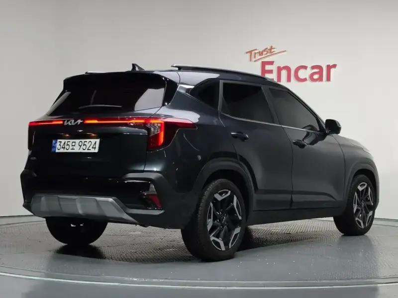 2023 Kia Seltos с пробегом 9 993 км