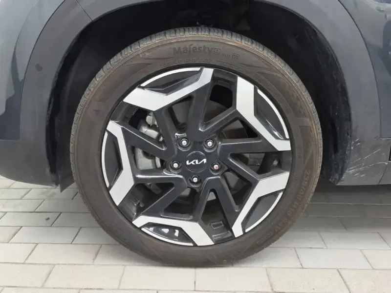 2023 Kia Seltos с пробегом 9 993 км