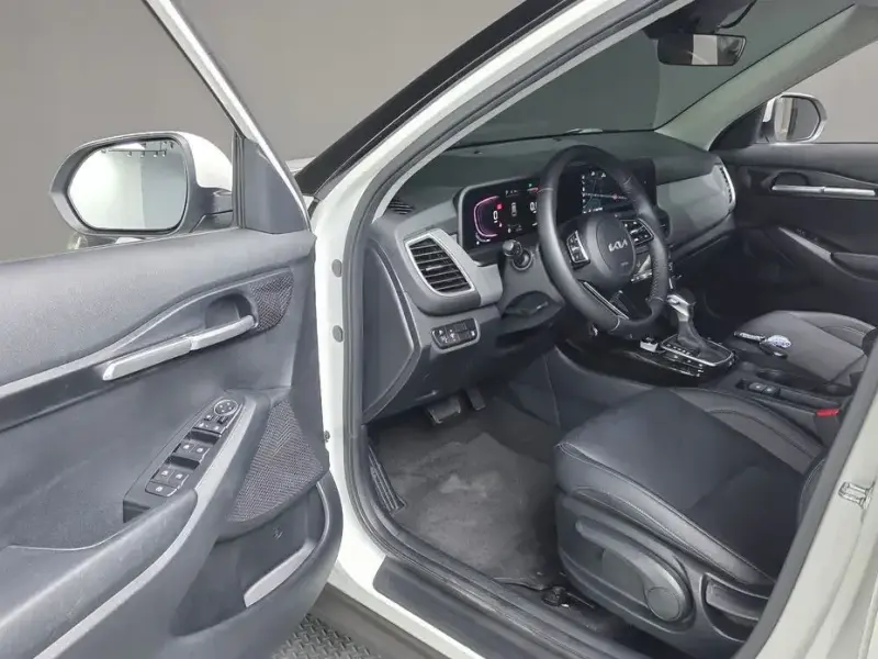 2024 Kia Seltos с пробегом 33 358 км