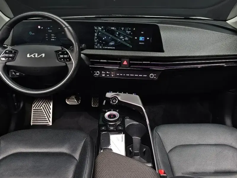 2023 Kia EV6 с пробегом 57 940 км
