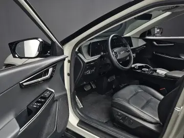 2023 Kia EV6 с пробегом 57 940 км