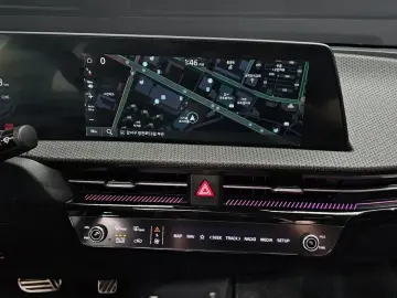 2023 Kia EV6 с пробегом 57 940 км