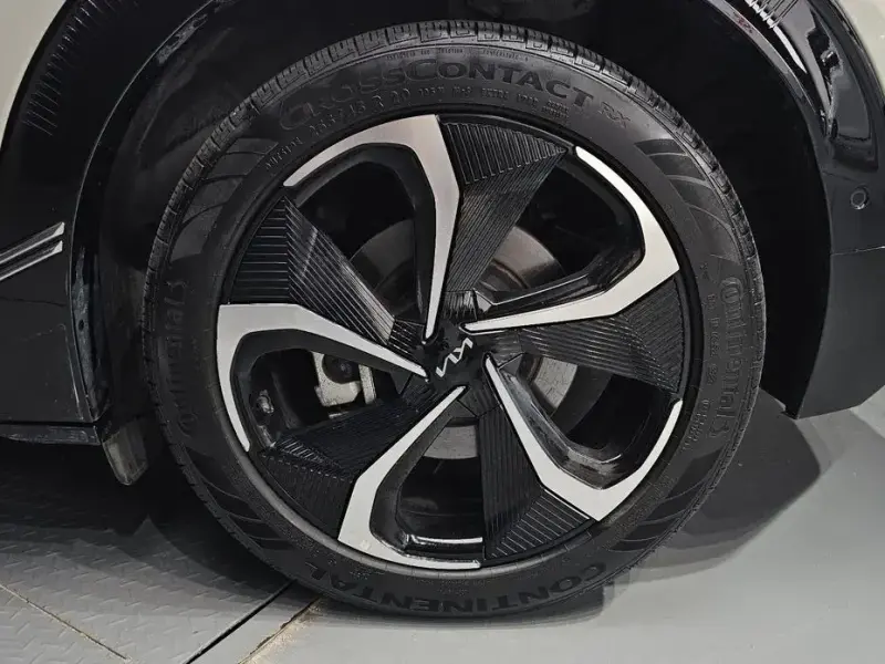 2023 Kia EV6 с пробегом 57 940 км