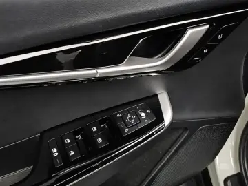2023 Kia EV6 с пробегом 57 940 км