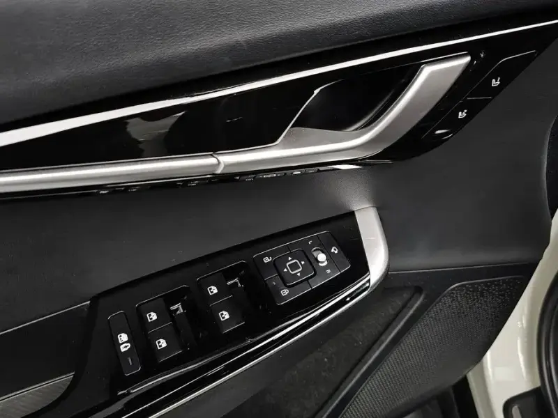 2023 Kia EV6 с пробегом 57 940 км