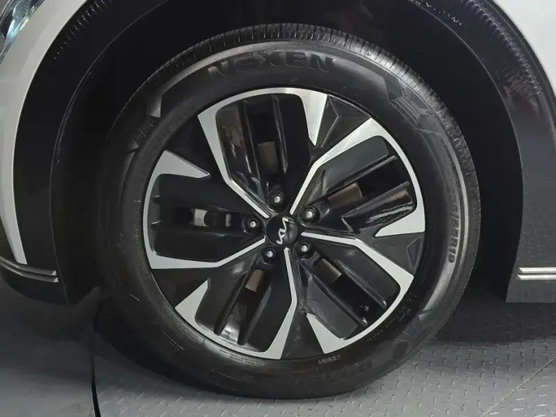 2023 Kia EV6 с пробегом 77 907 км